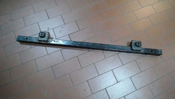 Foto: TRAVERSE/ KÜHLERTRÄGER eines Fiat Doblo Cargo DPF