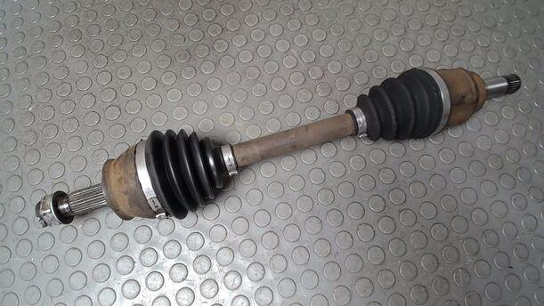 Foto: ANTRIEBSWELLE LINKS ( SCHALTGETRIEBE ) eines Fiat Doblo Cargo DPF