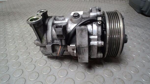 Foto: KOMPRESSOR KLIMAANLAGE/ KLIMAKOMPRESSOR eines Fiat Doblo Cargo DPF