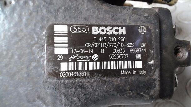 Foto: HOCHDRUCKPUMPE/ EINSPRITZPUMPE (BOSCH) eines Fiat Doblo Cargo DPF