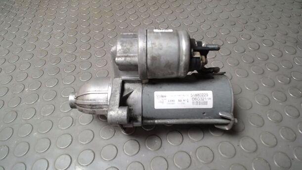 Foto: ANLASSER ( SCHALTGETRIEBE ) eines Fiat Doblo Cargo DPF