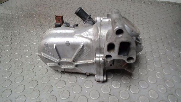 Foto: ABGASKÜHLER/ AGR KÜHLER eines Fiat Doblo Cargo DPF
