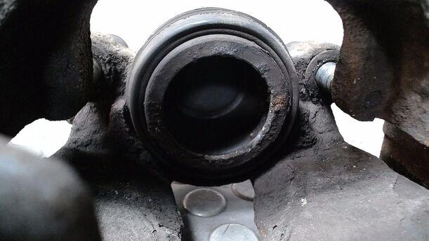 Foto: BREMSSATTEL VORN LINKS ( ATE ) eines Fiat Doblo Cargo DPF