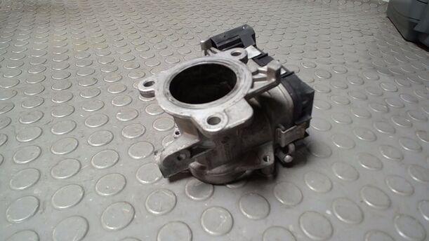 Foto: DROSSELKLAPPENSTUTZEN/ DROSSELKLAPPE eines Fiat Doblo Cargo DPF