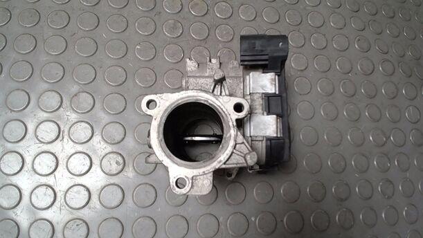 Foto: DROSSELKLAPPENSTUTZEN/ DROSSELKLAPPE eines Fiat Doblo Cargo DPF