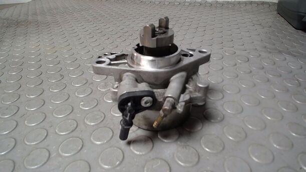 Foto: VAKUUMPUMPE eines Fiat Doblo Cargo DPF