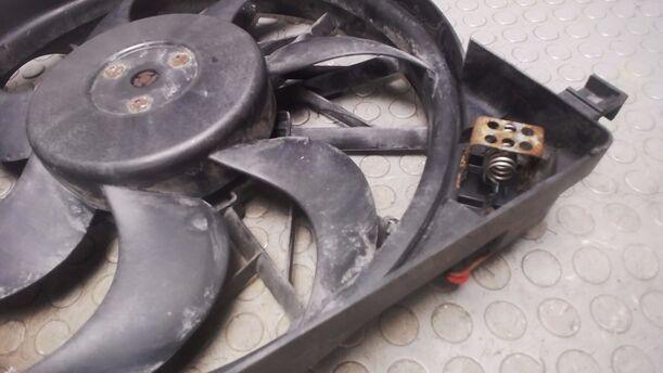 Foto: ELEKTROLÜFTER eines Opel Astra 1.6 Caravan
