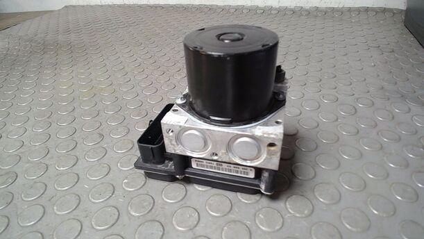 Foto: HAUPTBREMSAGGRAGAT ABS eines VW Polo 1.2