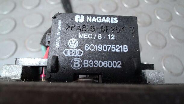 Foto: WIDERSTAND HEIZUNGSGEBLÄSE ( KLIMA ) eines VW Polo 1.2