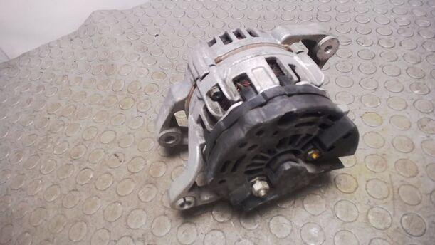 Foto: LICHTMASCHINE BOSCH ( 70 Ampere) eines Opel Astra 1.6 Caravan
