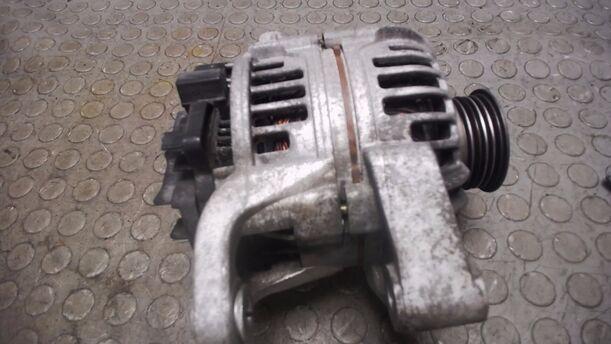 Foto: LICHTMASCHINE BOSCH ( 70 Ampere) eines Opel Astra 1.6 Caravan