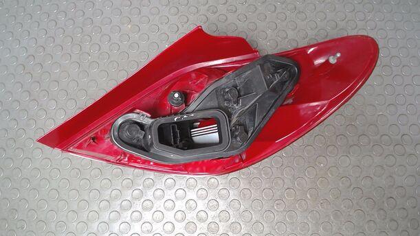 Foto: HECKLEUCHTE/ RÜCKLEUCHTE LINKS ( 4/5 TÜRER ) eines Peugeot 207 120