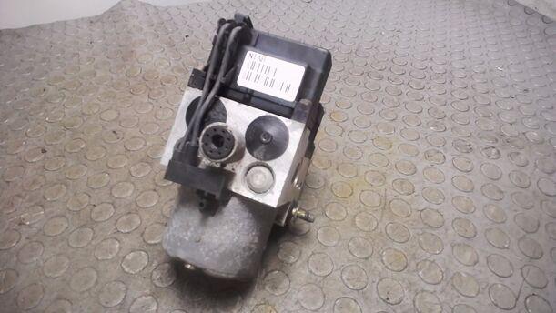 Foto: HAUPTBREMSAGGREGAT ABS eines Opel Astra 1.6 Caravan