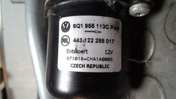 Foto: SCHEIBENWISCHERMOTOR VORN eines VW Polo 1.2