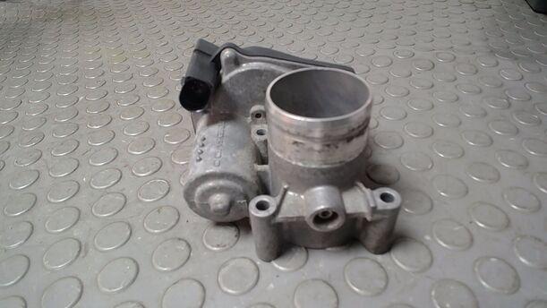 Foto: DROSSELKLAPPENSTUTZEN/ DROSSELKLAPPE eines VW Polo 1.2