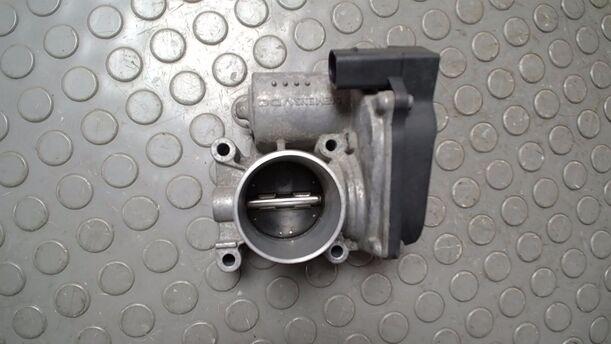 Foto: DROSSELKLAPPENSTUTZEN/ DROSSELKLAPPE eines VW Polo 1.2