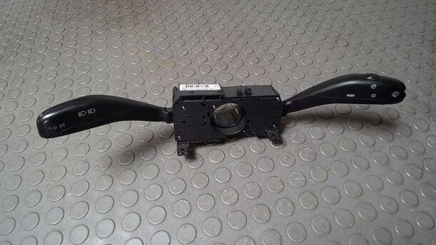 Foto: KOMBISCHALTER/ LENKSTOCKSCHALTER eines VW Polo 1.2