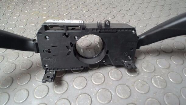 Foto: KOMBISCHALTER/ LENKSTOCKSCHALTER eines VW Polo 1.2