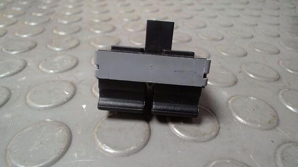 Foto: FENSTERHEBERSCHALTER eines VW Polo 1.2
