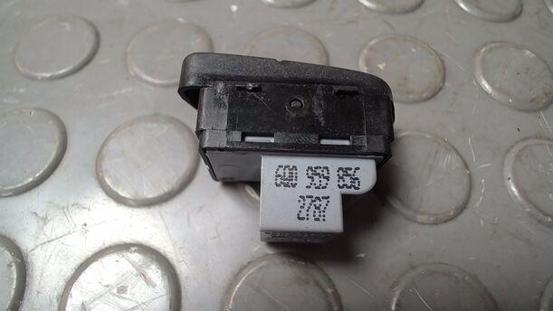 Foto: FENSTERHEBERSCHALTER eines VW Polo 1.2