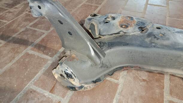 Foto: VORDERACHSTRÄGER / ACHSE VORN eines Ford Fiesta 1.25