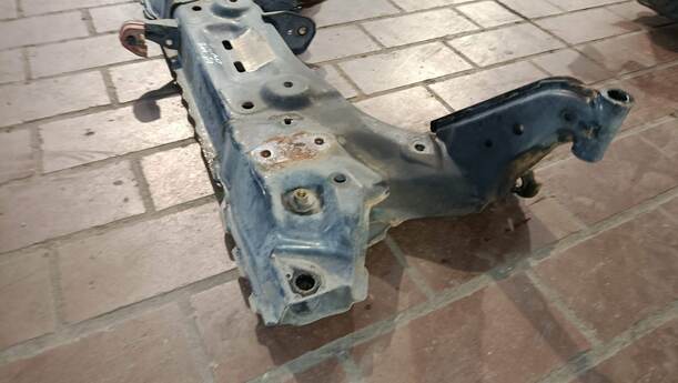 Foto: VORDERACHSTRÄGER / ACHSE VORN eines Ford Fiesta 1.25