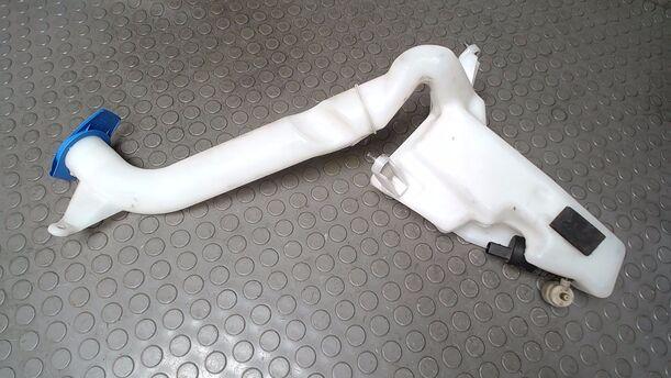 Foto: SCHEIBENWASCHBEHÄLTER eines VW Polo 1.2