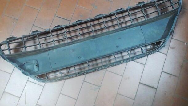 Foto: LUFTGITTER STOSSSTANGE / KÜHLERGRILL eines Ford Fiesta 1.25