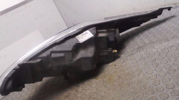 Foto: SCHEINWERFER RECHTS (HELLA) eines Ford Fiesta 1.25