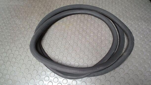 Foto: TÜRDICHTUNG LINKS ( 2/3 TÜRER ) eines VW Polo 1.2