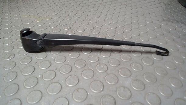 Foto: SCHEIBENWISCHERARM HINTEN ( VARIANT ) eines VW Golf Variant 1.6