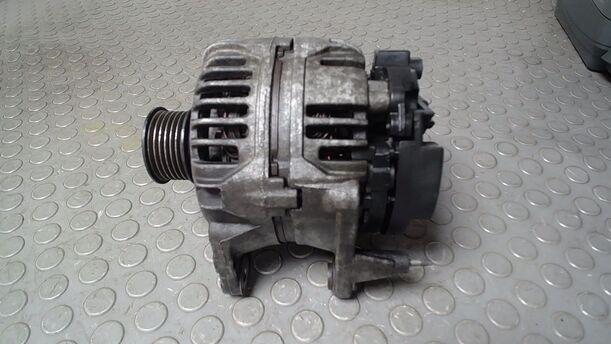 Foto: LICHTMASCHINE ( BOSCH / 90A ) eines VW Golf Variant 1.6