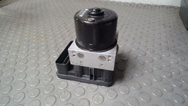 Foto: HAUPTBREMSAGGREGAT ABS/ ESP eines VW Golf Variant 1.6