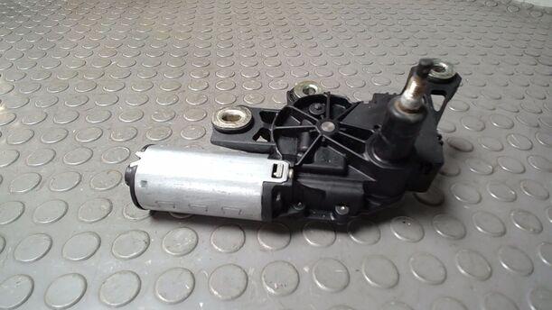 Foto: SCHEIBENWISCHERMOTOR HINTEN ( VARIANT ) eines VW Golf Variant 1.6