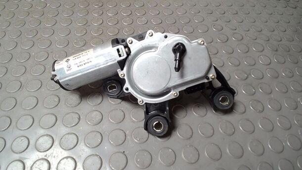 Foto: SCHEIBENWISCHERMOTOR HINTEN ( VARIANT ) eines VW Golf Variant 1.6