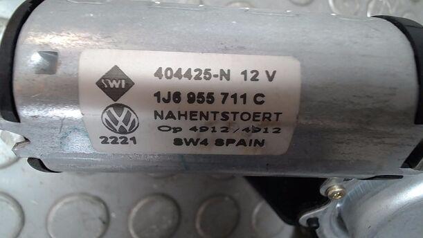 Foto: SCHEIBENWISCHERMOTOR HINTEN ( VARIANT ) eines VW Golf Variant 1.6