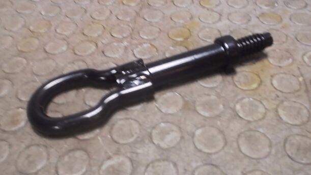 Foto: ABSCHLEPPHAKEN eines Ford Fiesta 1.25