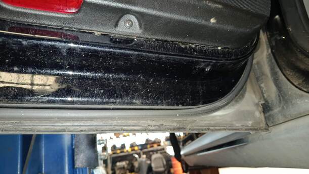 Foto: TÜR HINTEN LINKS ( LIMOUSINE ) eines VW Passat 2.0 TDI DPF