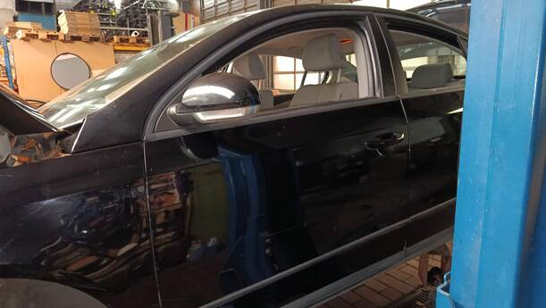 Foto: TÜR VORN LINKS eines VW Passat 2.0 TDI DPF