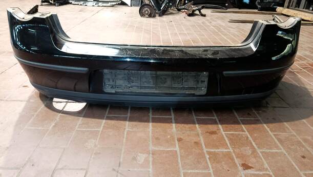 Foto: STOSSSTANGE / STOSSFÄNGER HINTEN eines VW Passat 2.0 TDI DPF