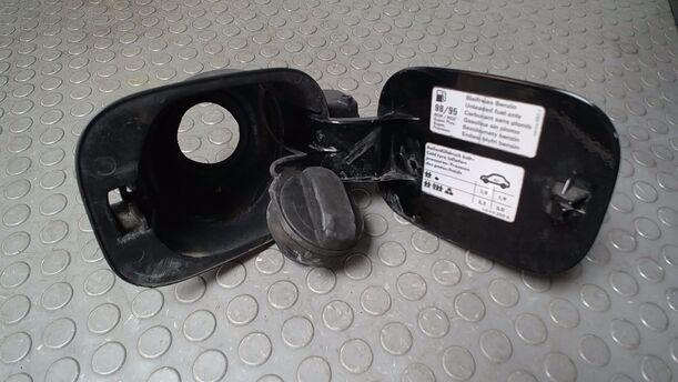 Foto: TANKKLAPPE/ TANKDECKEL ( VARIANT ) eines VW Golf Variant 1.6