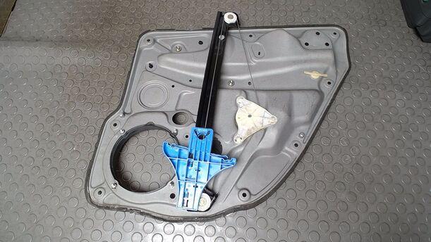 Foto: FENSTERHEBER ELEKTRISCH HINTEN LINKS ( VARIANT ) eines VW Golf Variant 1.6