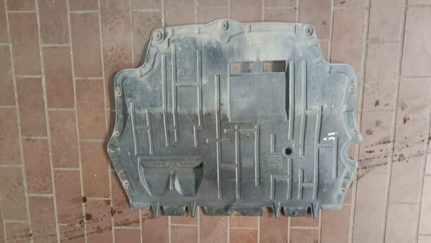 Foto: UNTERFAHRSCHUTZ eines VW Passat 2.0 TDI DPF