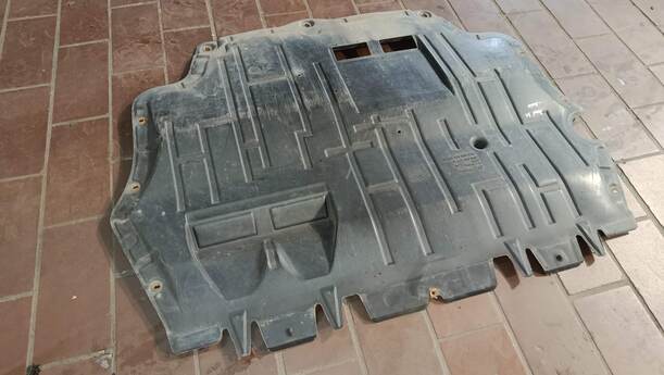 Foto: UNTERFAHRSCHUTZ eines VW Passat 2.0 TDI DPF