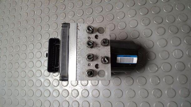 Foto: HAUPTBREMSAGGREGAT ABS eines VW Passat 2.0 TDI DPF