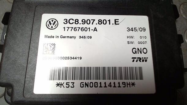 Foto: STEUERGERÄT PARKBREMSE eines VW Passat 2.0 TDI DPF