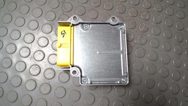 Foto: STEUERGERÄT AIRBAG/ AIRBAGSTEUERGERÄT eines VW Passat 2.0 TDI DPF