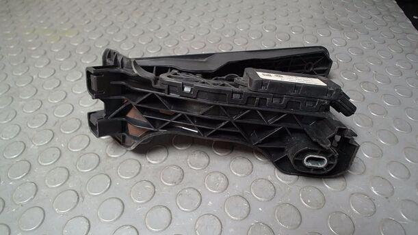 Foto: GASPEDAL eines VW Passat 2.0 TDI DPF