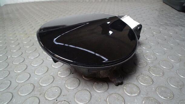 Foto: TANKKLAPPE/ TANKDECKEL ( LIMOUSINE ) eines VW Passat 2.0 TDI DPF
