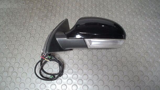 Foto: AUSSENSPIEGEL ELEKTRISCH VERSTELLBAR LINKS eines VW Passat 2.0 TDI DPF